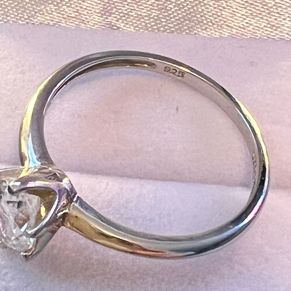 925 Sterling Silver Solitaire Ring with Oval Cubic Zirconia - Size 10 - Picture 6 of 6